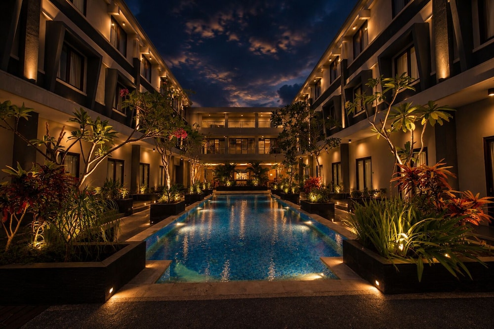 ILLIRA Lite Hotel Praya 55/59