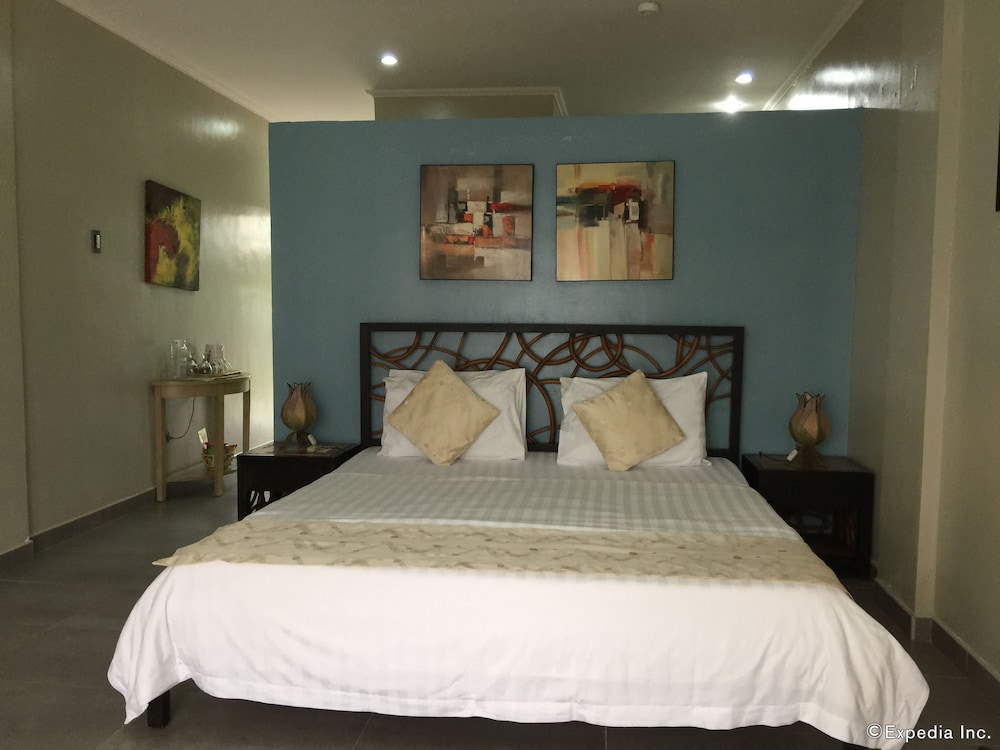 Linaw Beach Resort 13/73