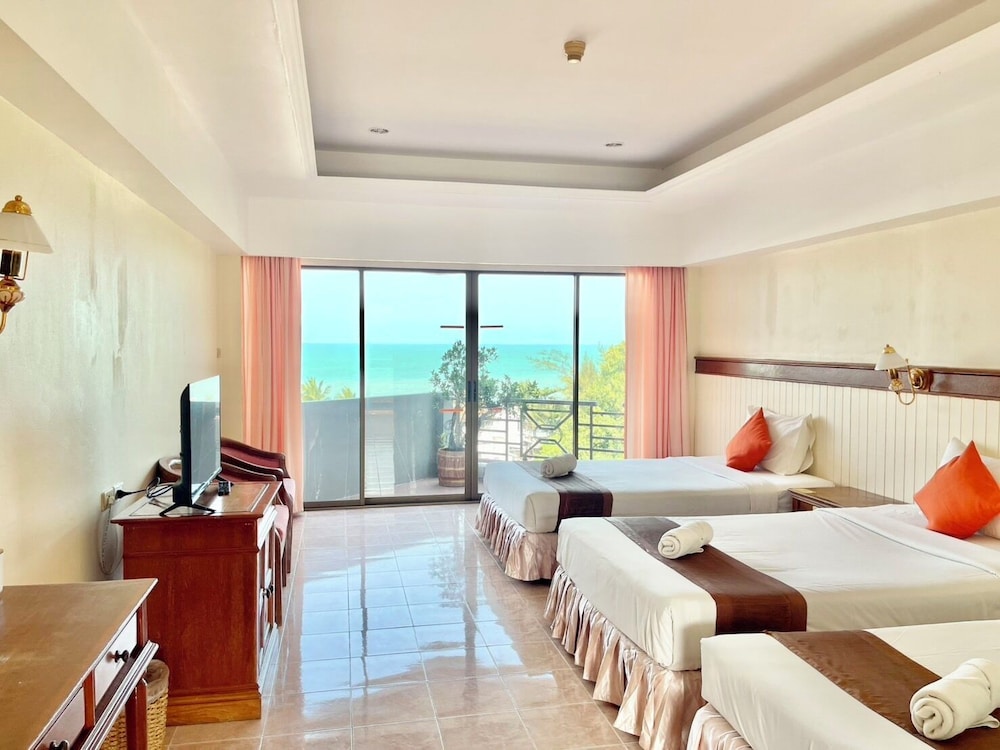 Supar Royal Beach Khanom 7/46