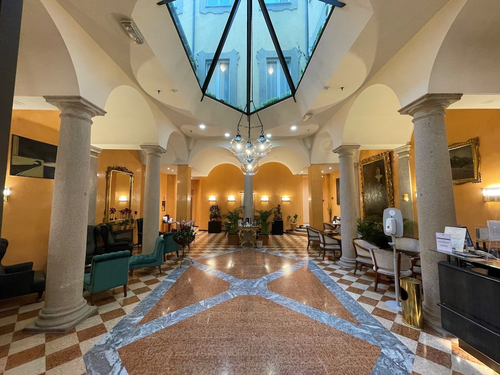 Hotel Regina Milano 42/55
