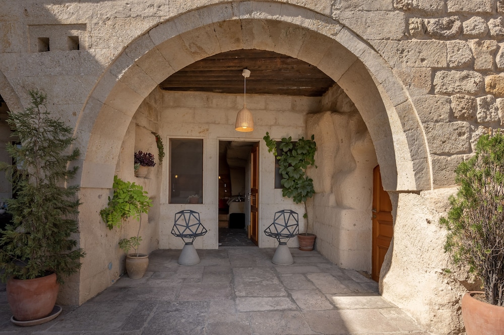 Serinn House 5/42