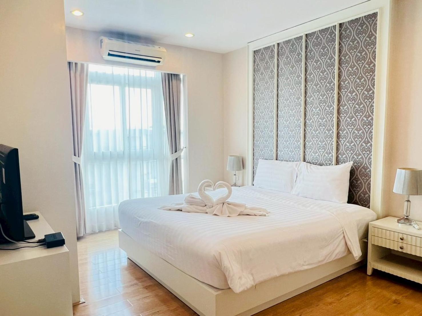 Deluxe, Double Bed, Bathtub