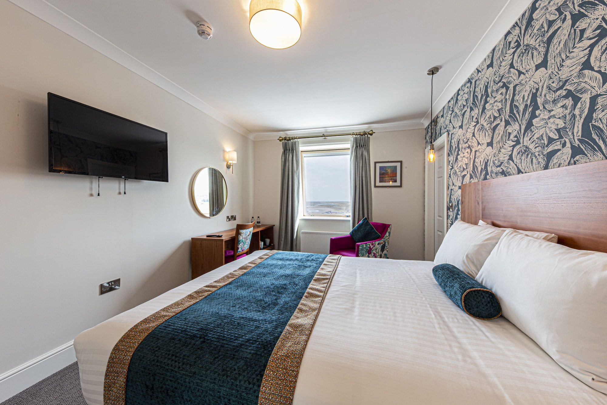 Room, King Bed, Coast View