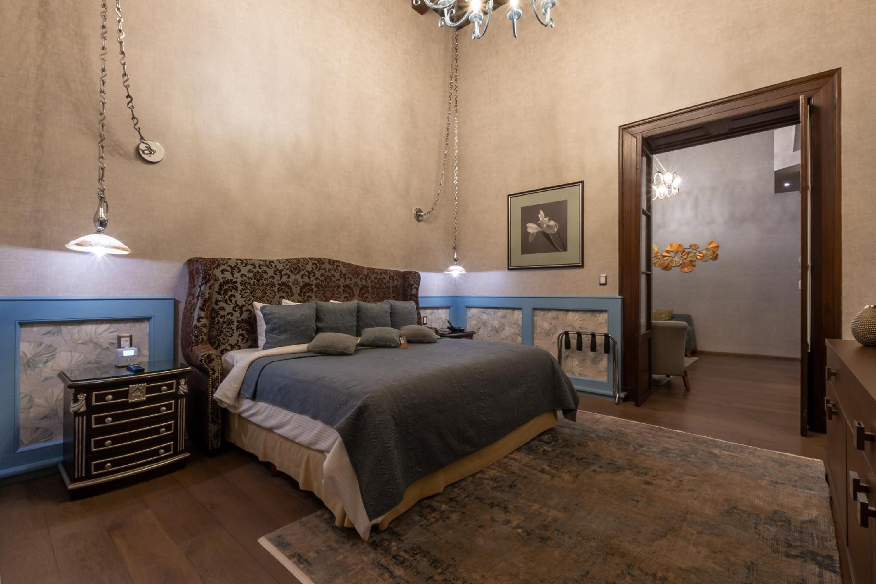 Victoria, Master, Suite, Balcony