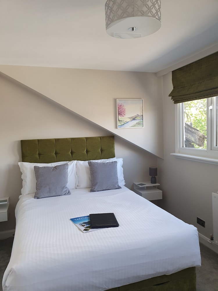 Number 80 Bed Then Breakfast 13/65