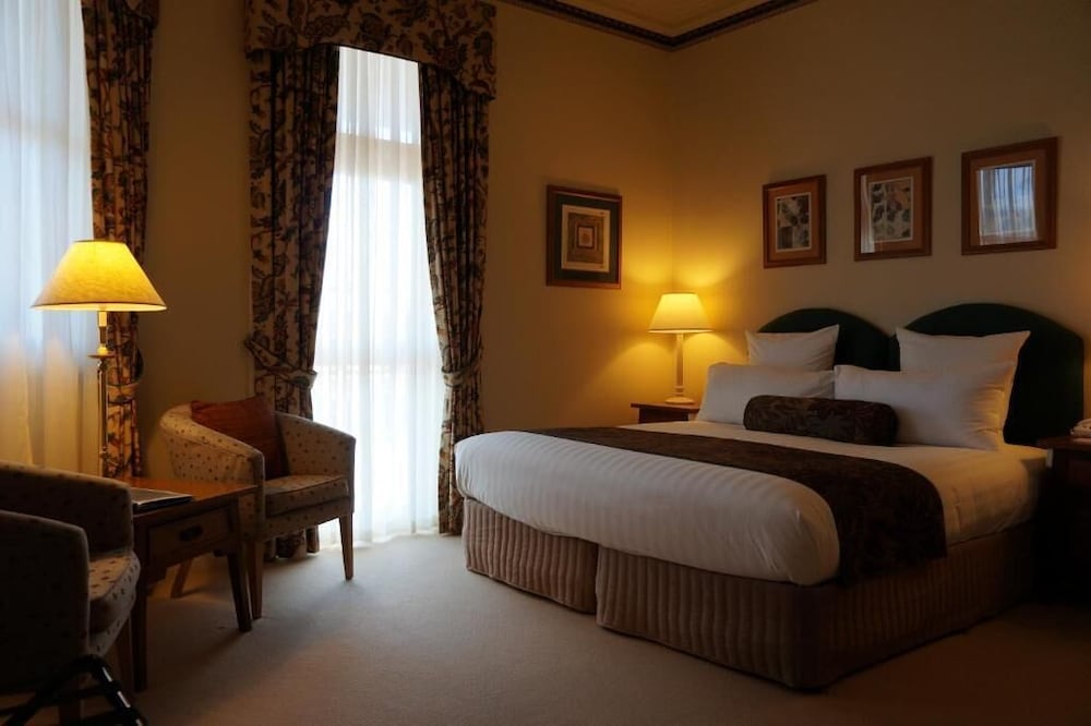 Royal Exchange Hotel 20/67