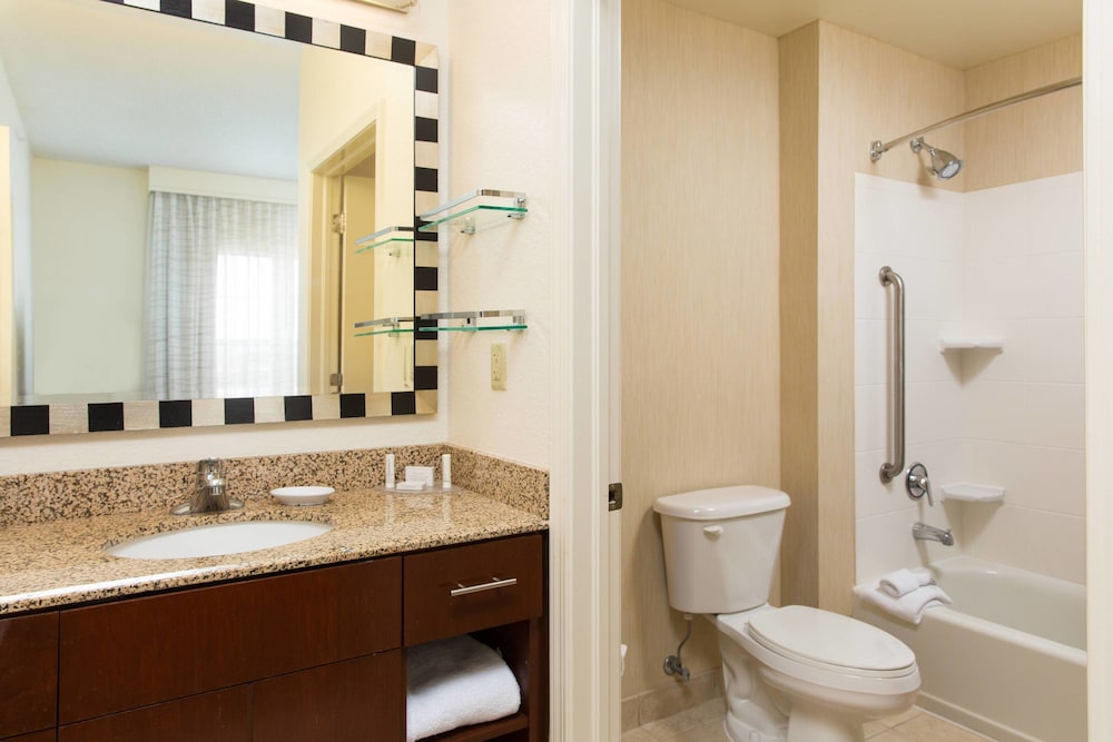 Residence Inn by Marriott Kansas City Airport 9/40