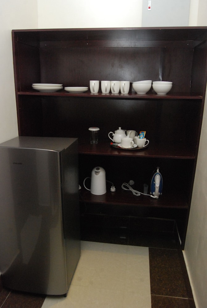 1 BEDROOM, BUSINESS, APARTMENT
