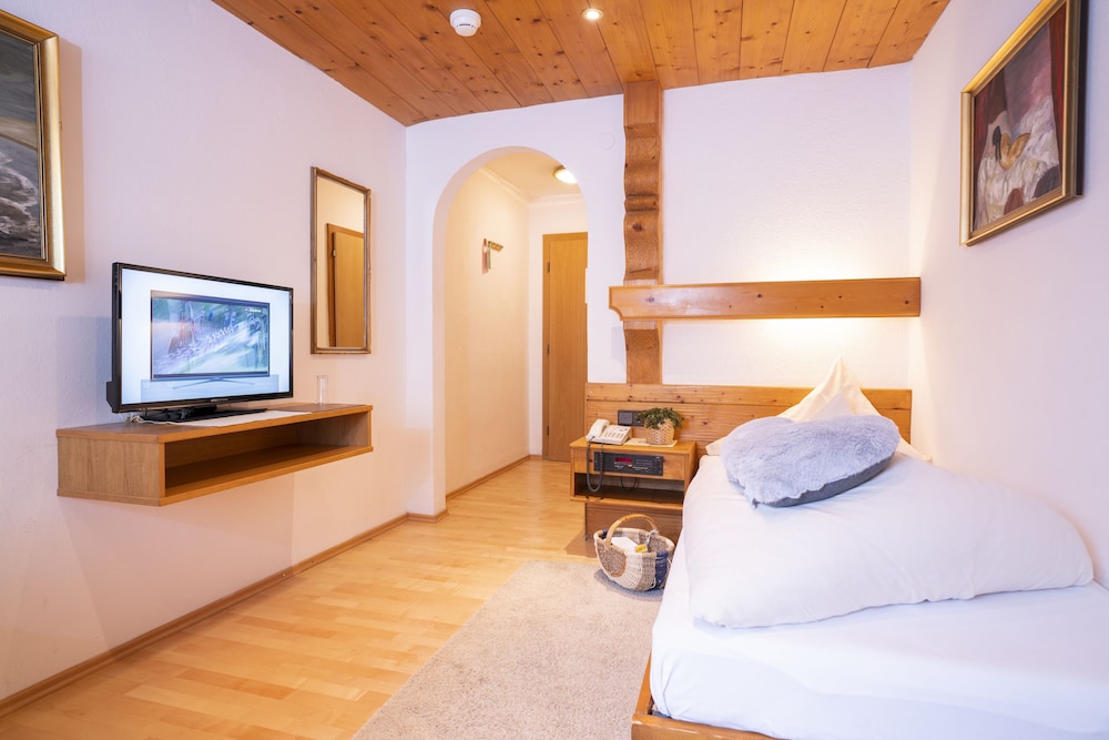 BEAUTY & SPORTHOTEL TIROLERHOF 13/50
