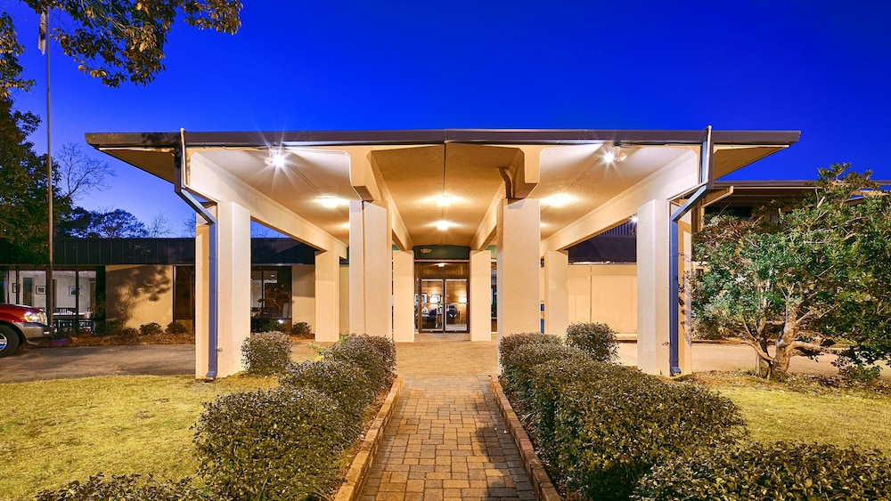 Best Western Crossroads Inn 1/19