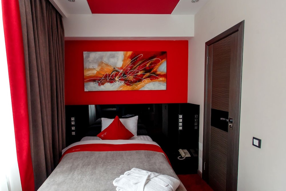 Mildom Premium Hotel 19/45