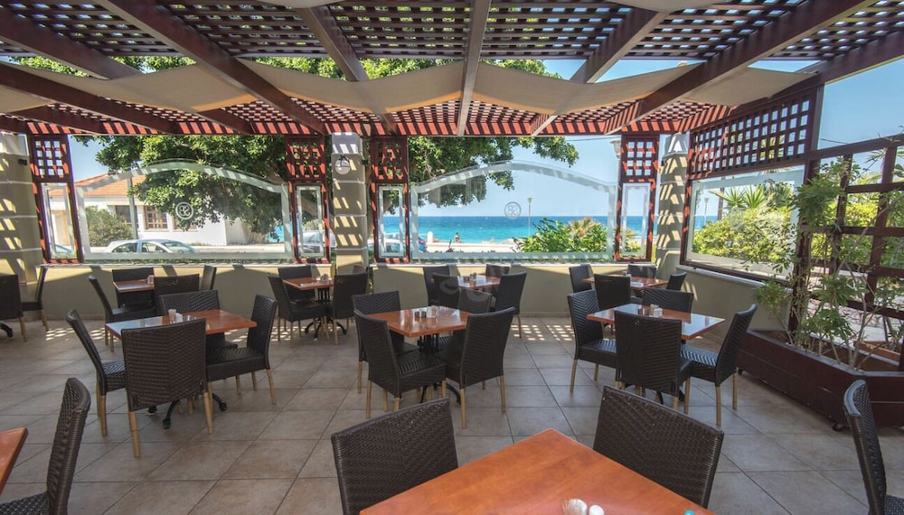 Sirene Beach Hotel 40/52