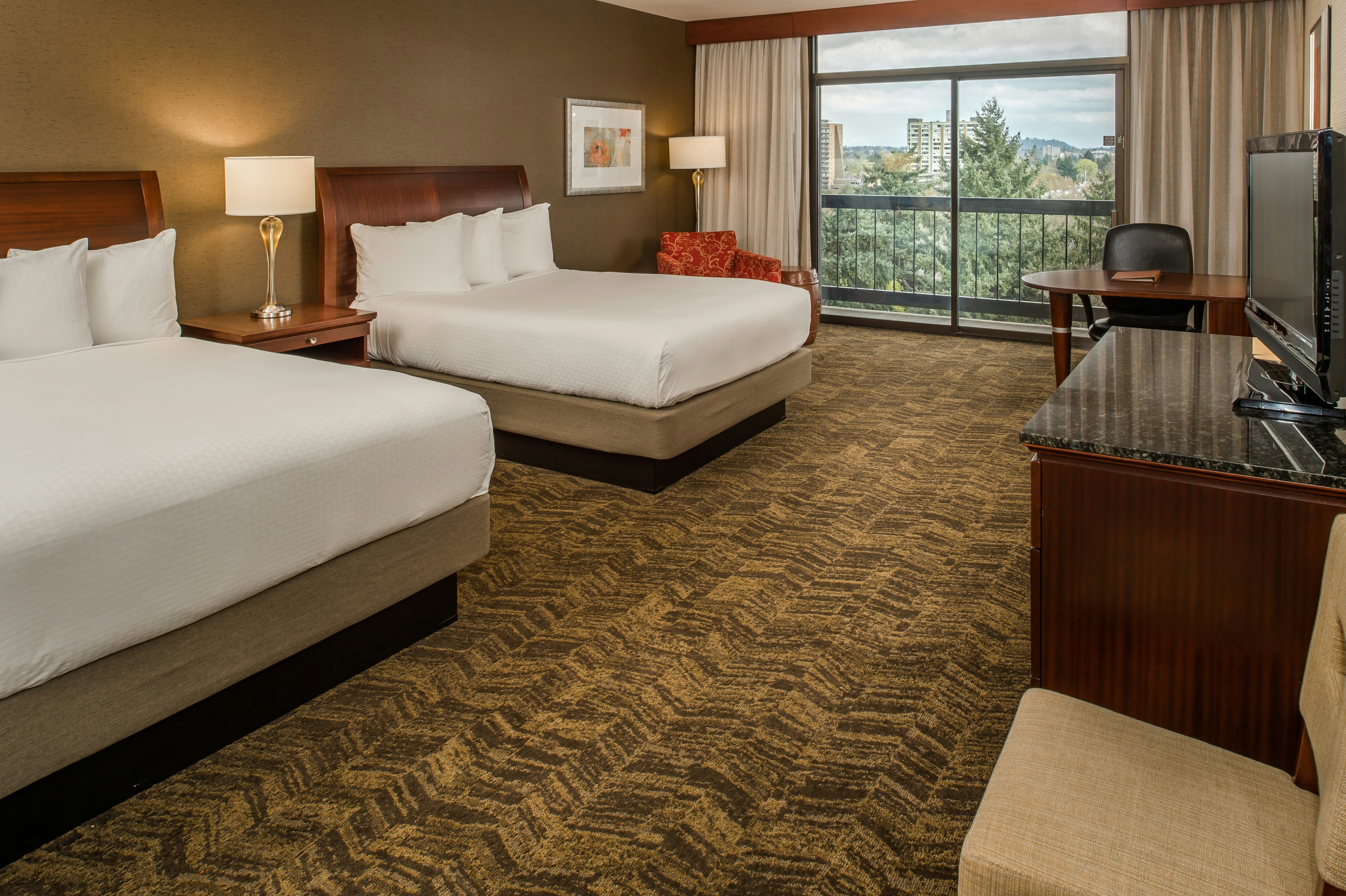 room, 2 queen beds, balcony, Doubletree By Hilton Hotel Portland 2/6