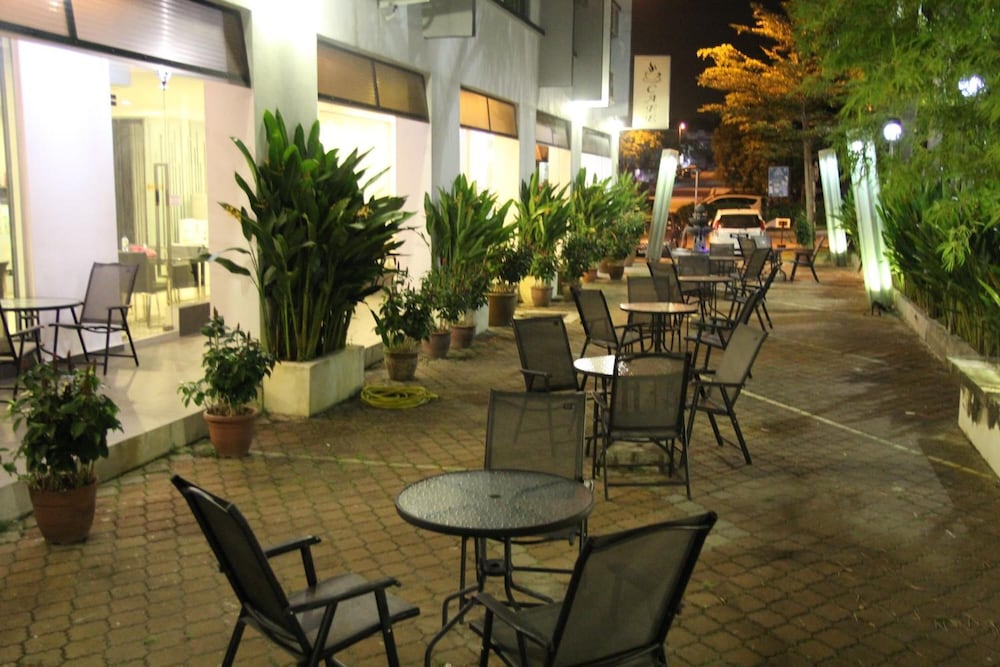 M Design Hotel Seri Kembangan 53/68