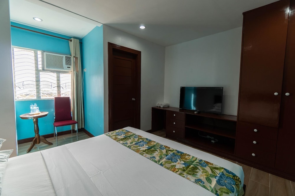 DELUXE, QUEEN BED
