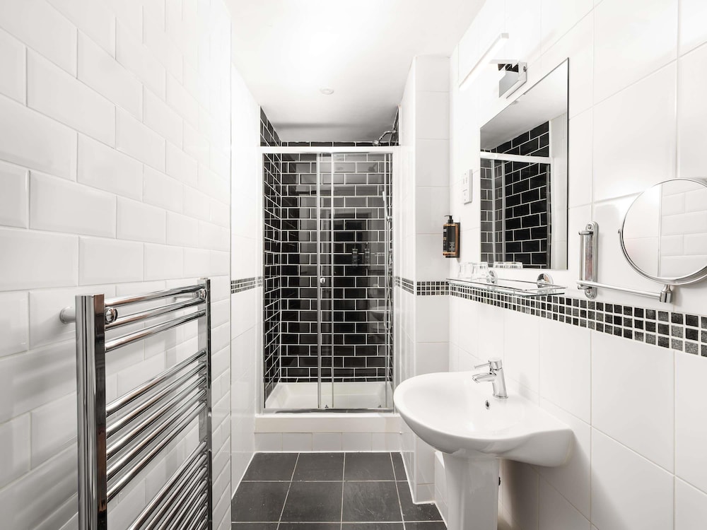 Mercure Doncaster Centre Danum Hotel 47/50