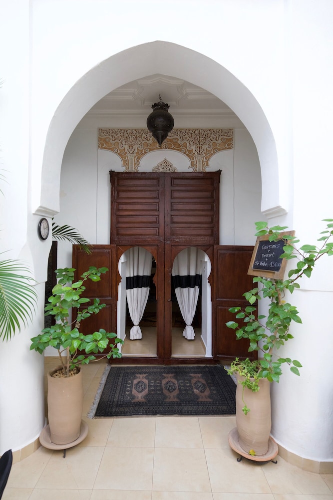 Riad Noor Charana 6/50