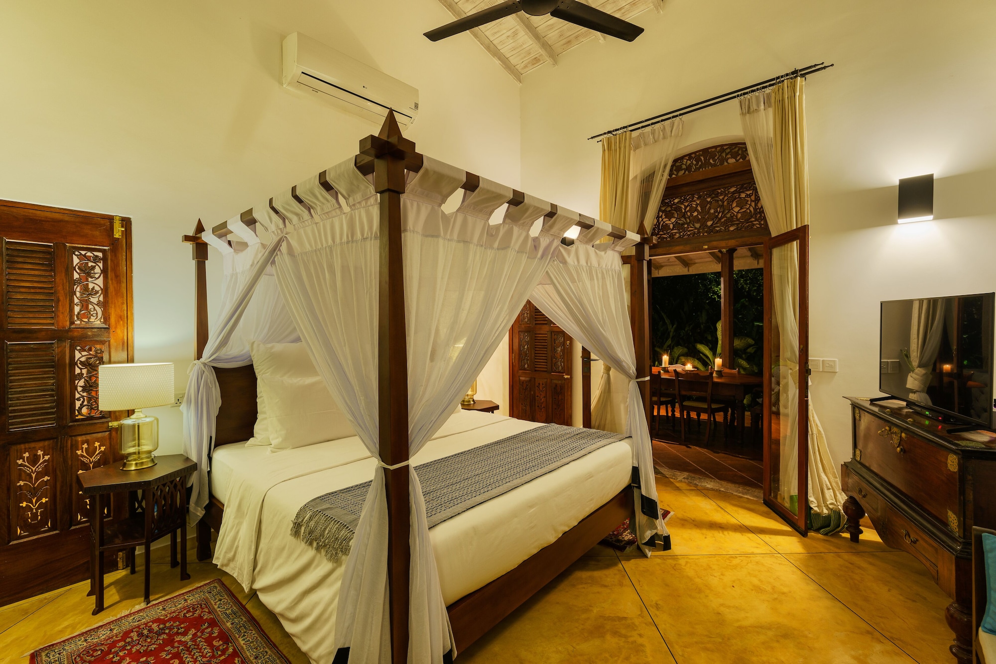 LUXURY, KING BED, GARDEN VIEW