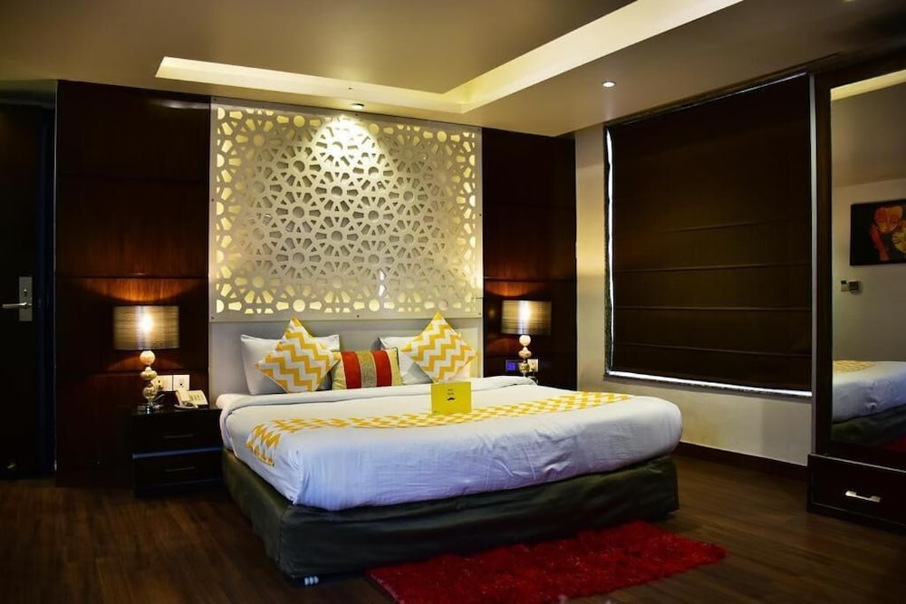 Hotel Uppal International 8/50