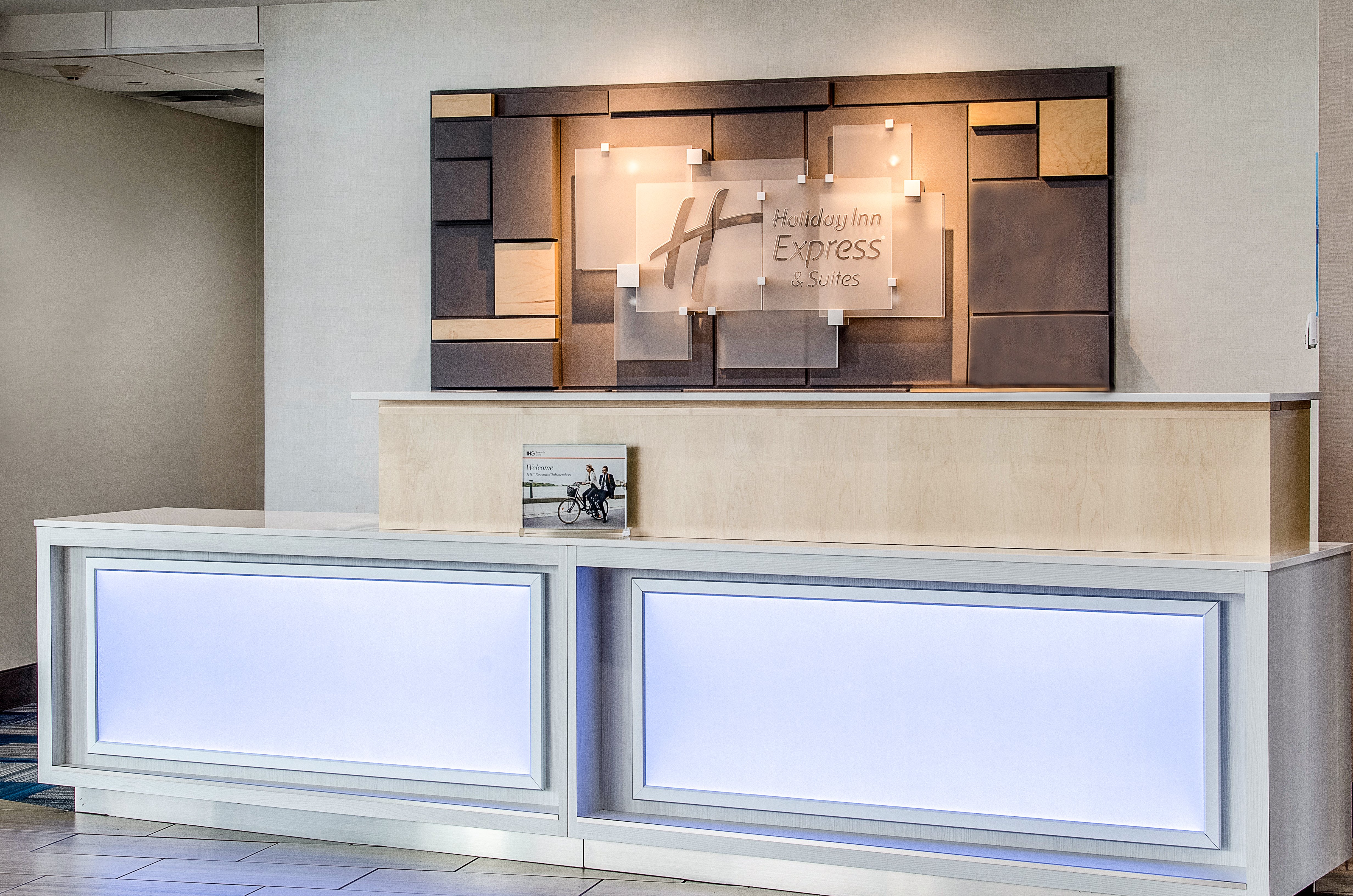 Holiday Inn Express And Suites Atchison 5/30