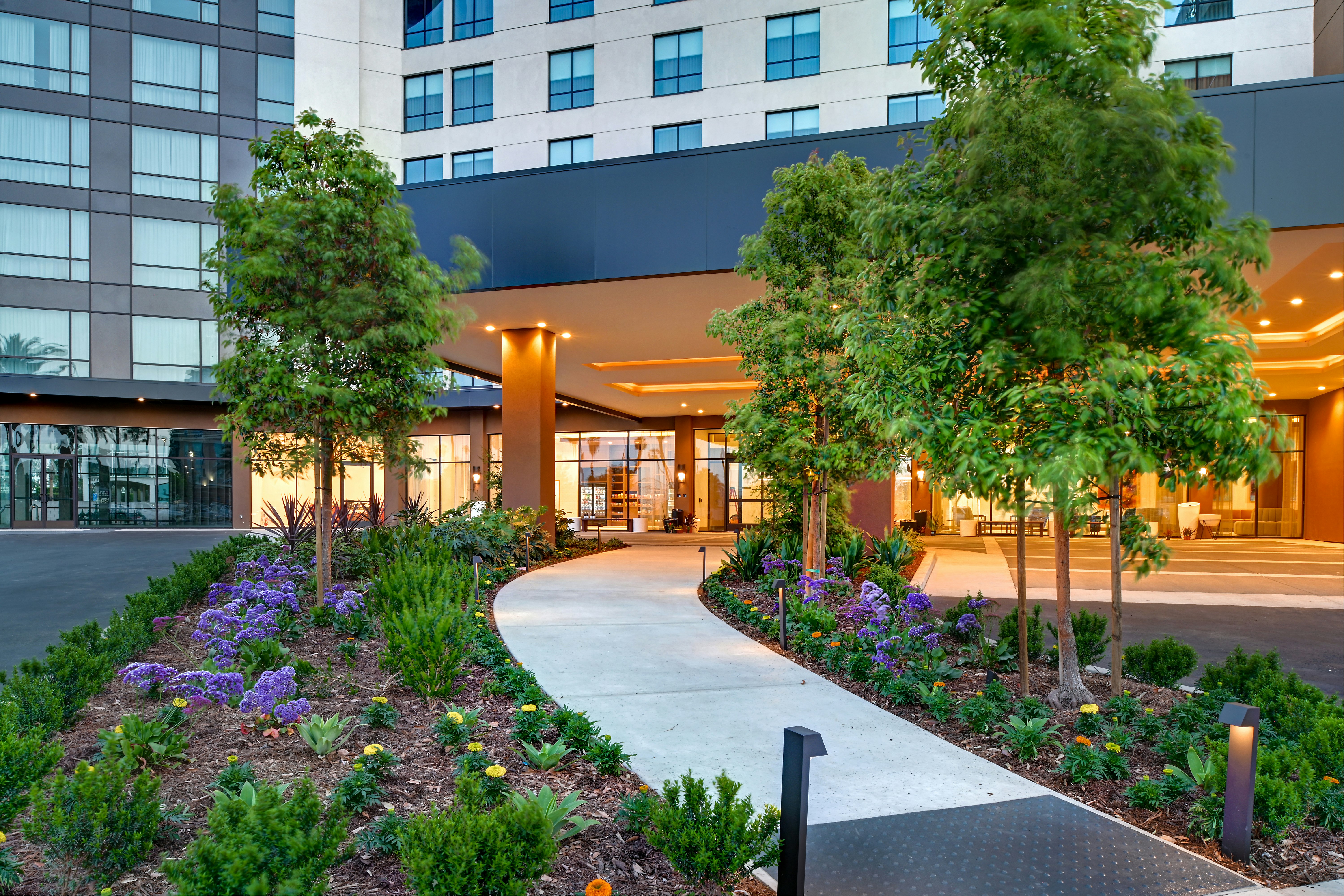 Home2 Suites By Hilton Anaheim Resort 44/45