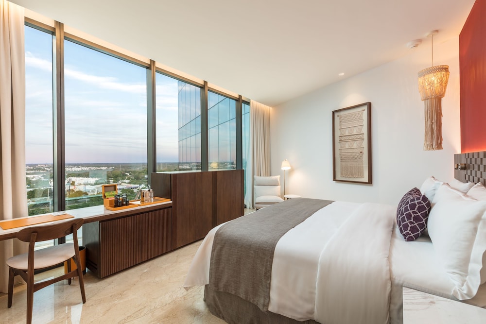 SUPERIOR, KING BED, CITY VIEW