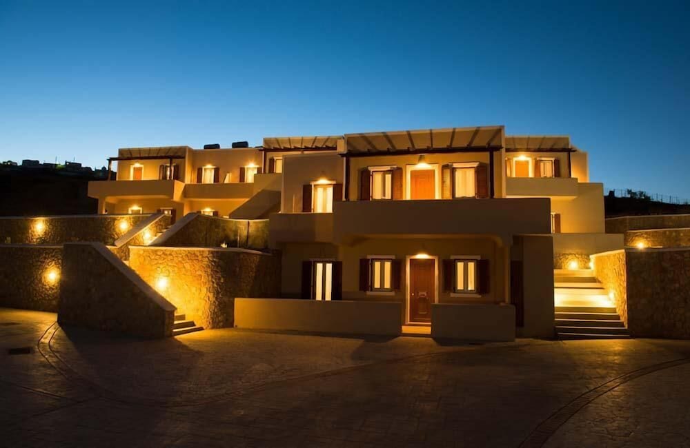 Moonlight Apartments 4/66