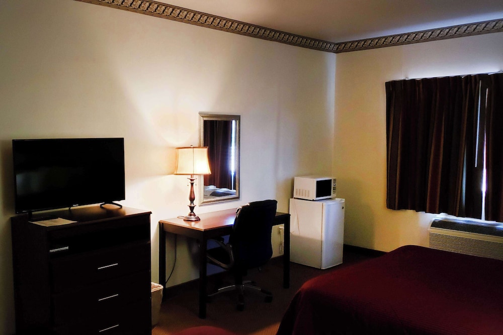 Travelodge by Wyndham Carlsbad NM 35/41