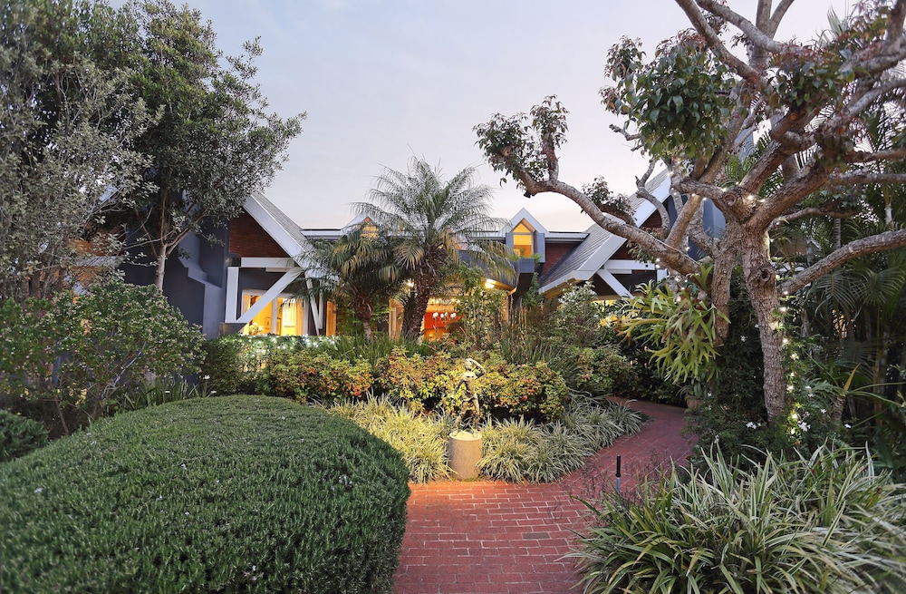 Serendipity Guest House And Restaurant 46/53