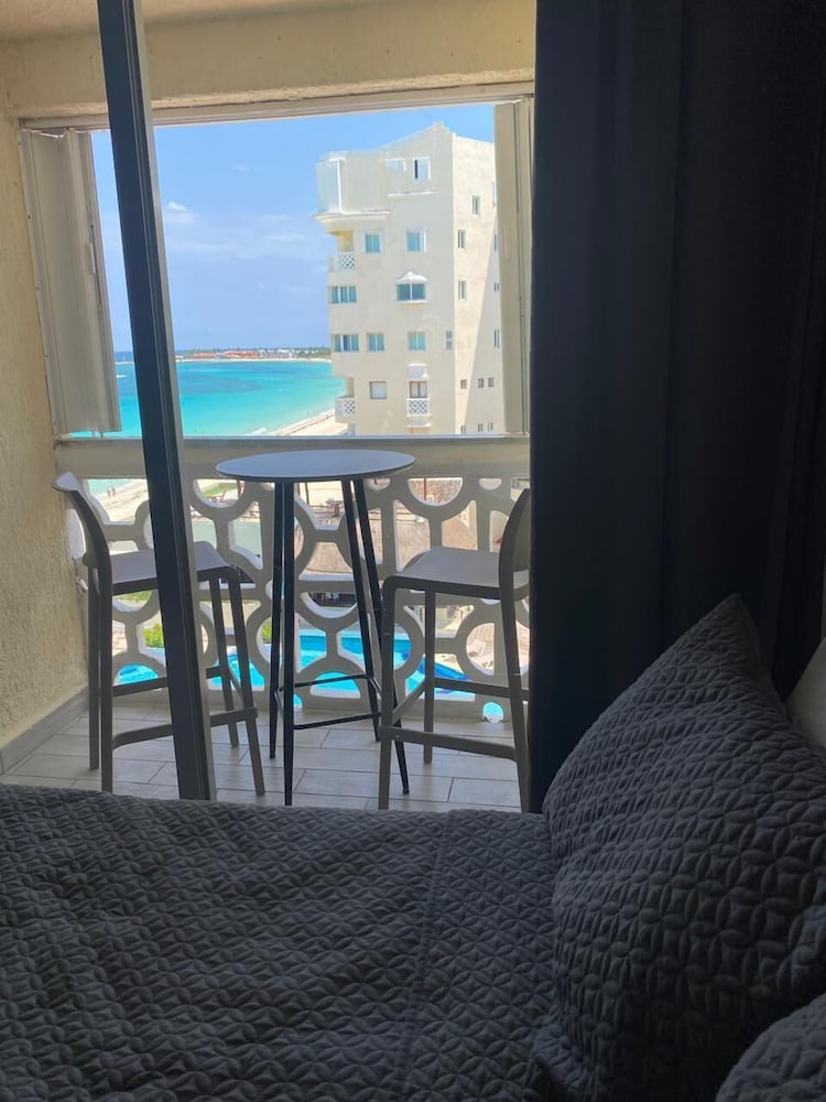 Cancun Plaza Condo 34/49