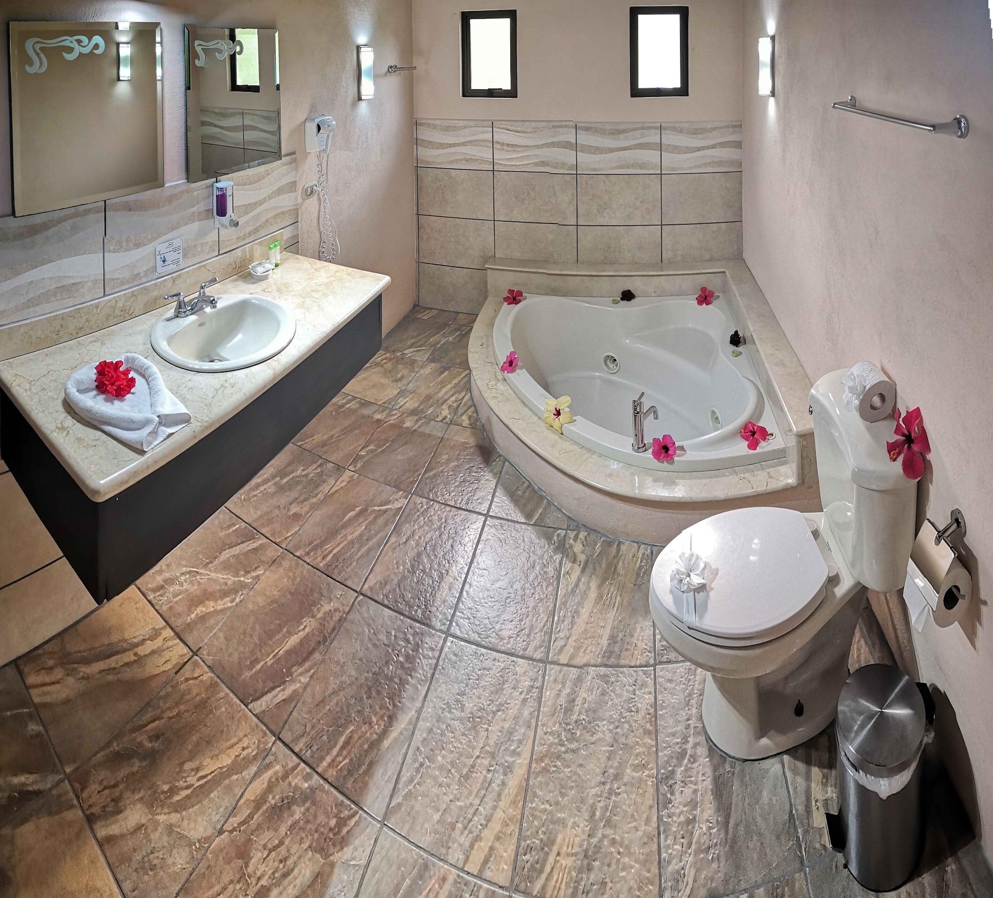 Deluxe, Cabin