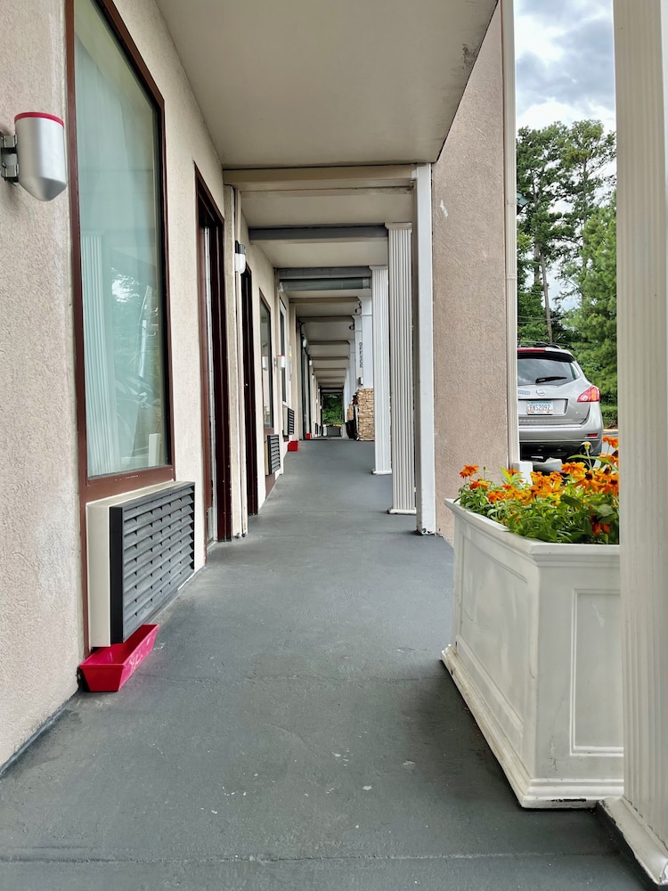 West Bank Inn 53/60