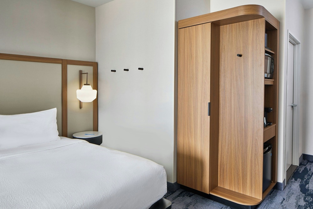 Fairfield By Marriott Inn & Suites Cornelia 6/25