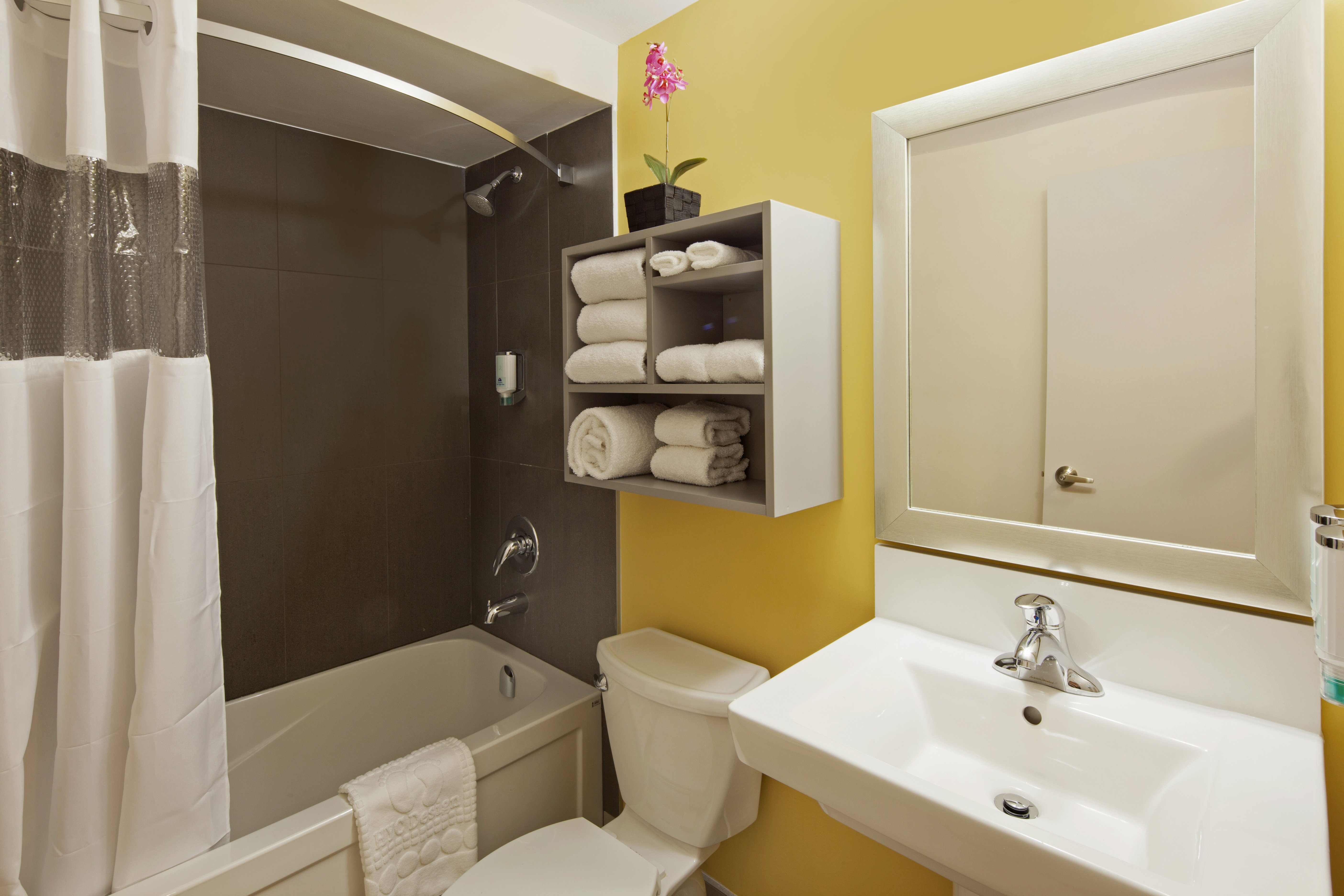 Canadas Best Value Inn Toronto 23/25