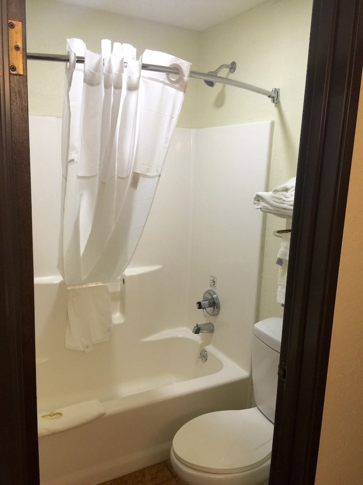Quality Inn Plainfield 11/47
