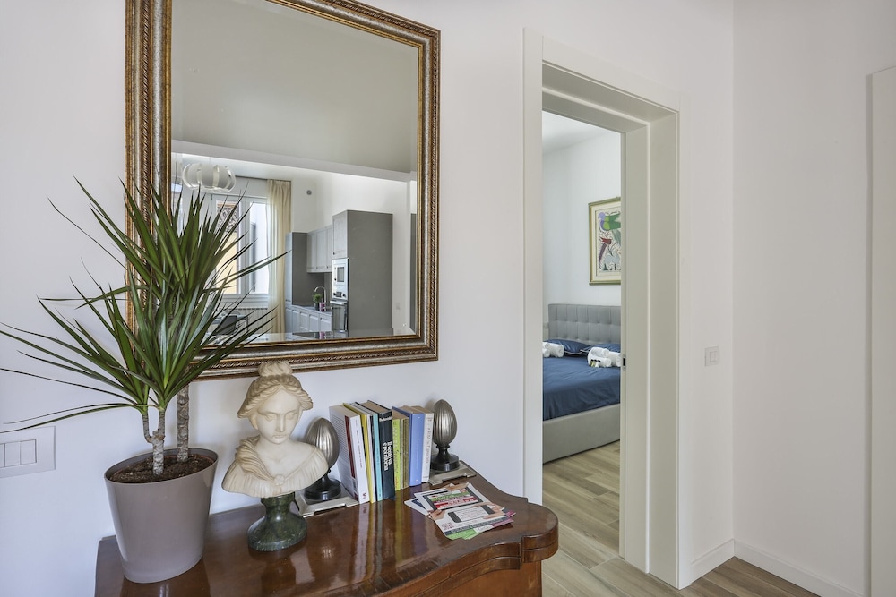Florence Apartment Great Location - Hosted by Sweetstay 1/14