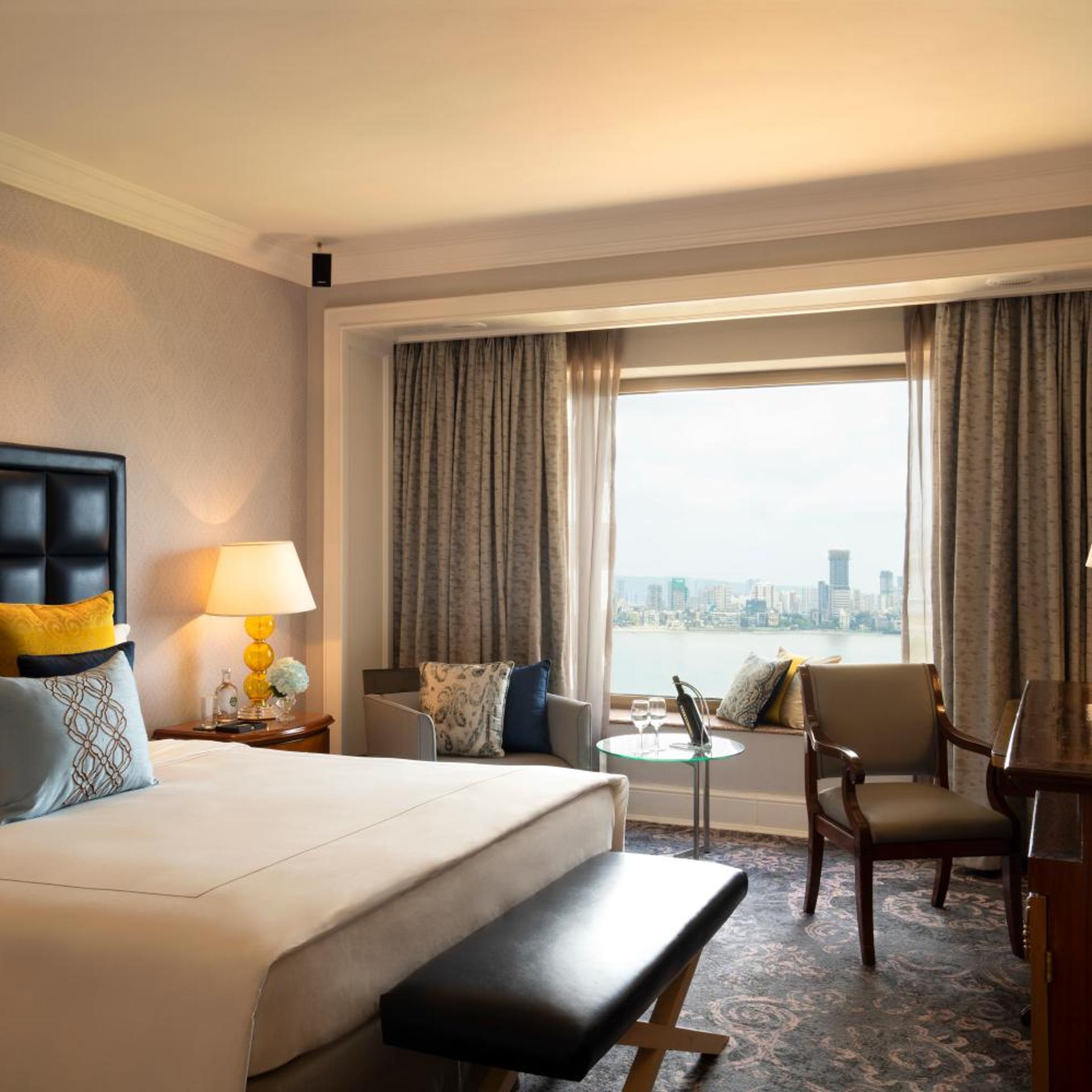 Executive, Suite, Pool View, Butler