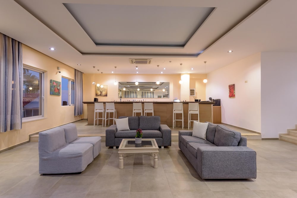 Zeus Hotels Palm Beach Hotel 40/63