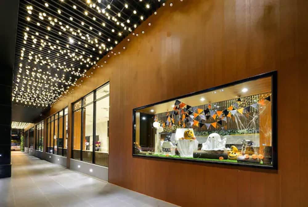Aeris International Hotel 13/61