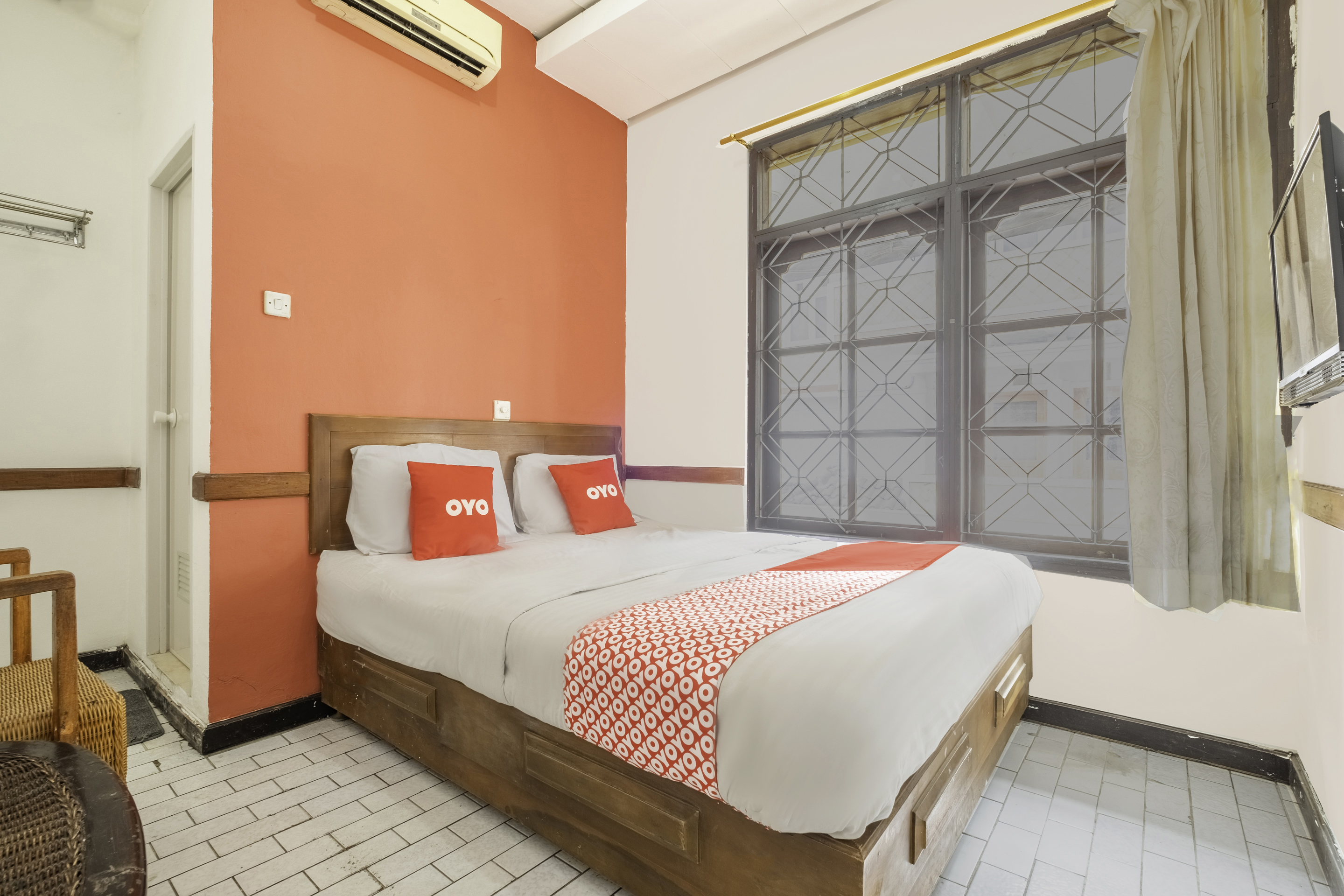 OYO 1945 Hotel Bali Near RS Muhammadiyah 28/53