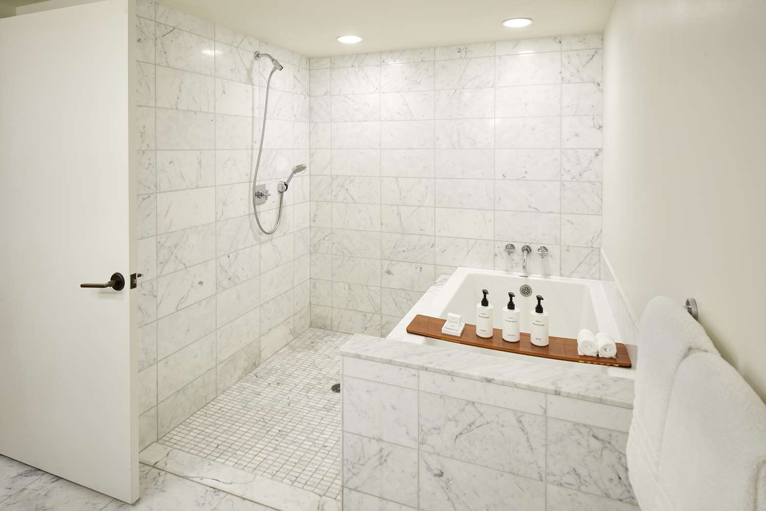 Ka Lai Waikiki Beach, LXR Hotels & Resorts 122/123