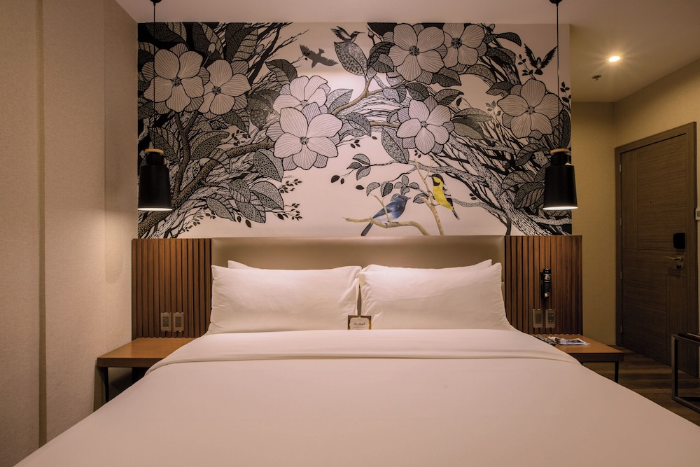The Henry Hotel Roost Bacolod 38/93