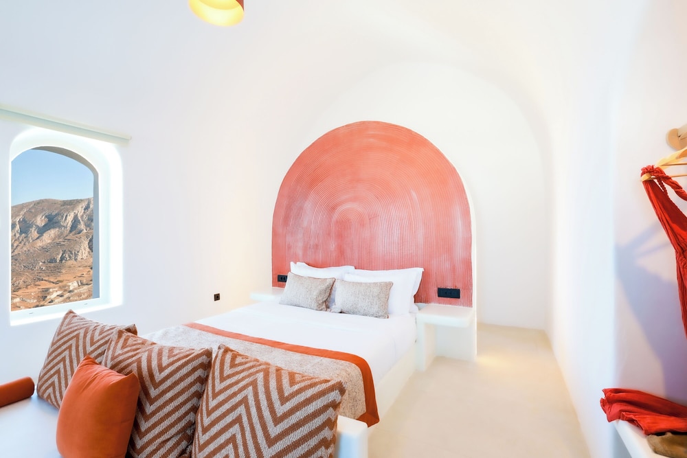 Luna Santorini Suites 19/50
