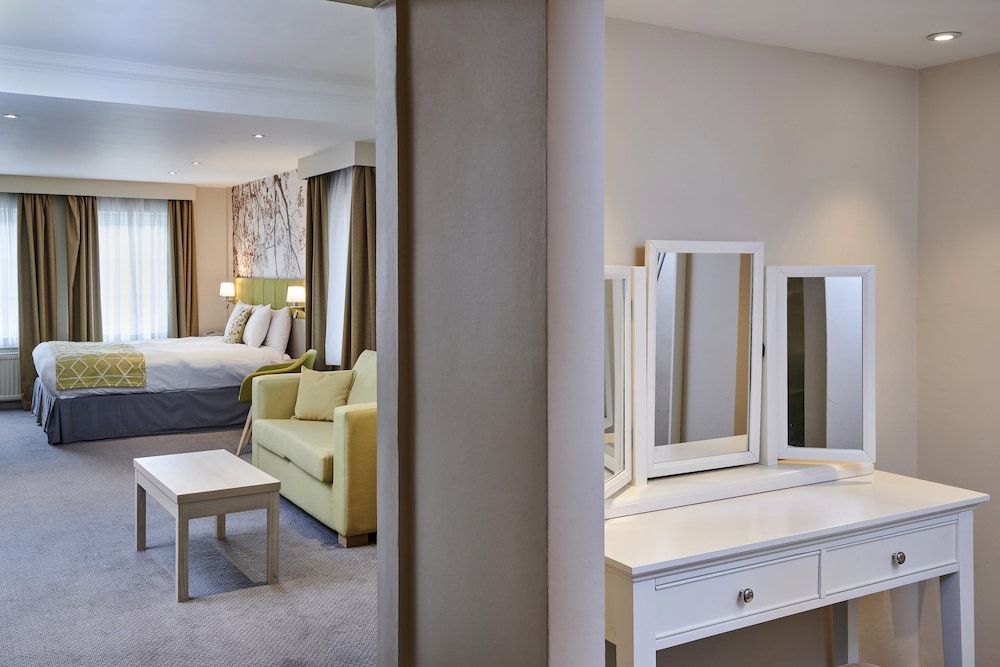 Holiday Inn Corby 22/77