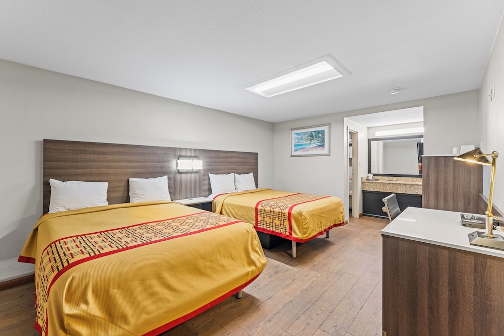 Guest Inn Rogers 23/67
