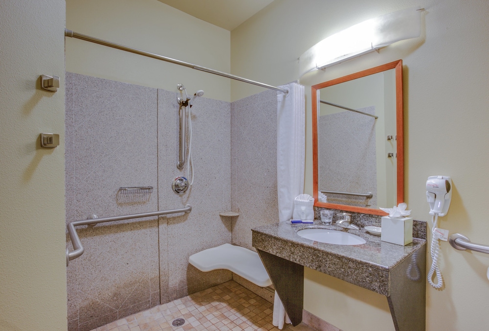 Candlewood Suites Richmond Airport 26/77