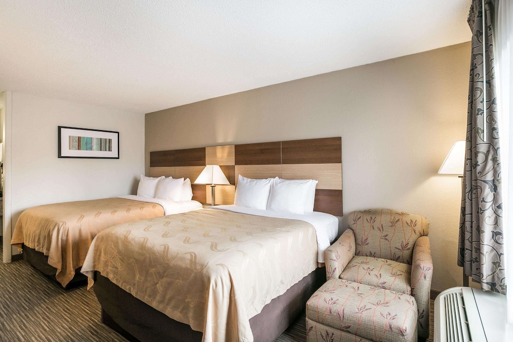 Quality Inn & Suites near Lake Eufaula 11/41