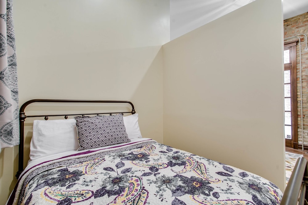 Ruby Room 17/41
