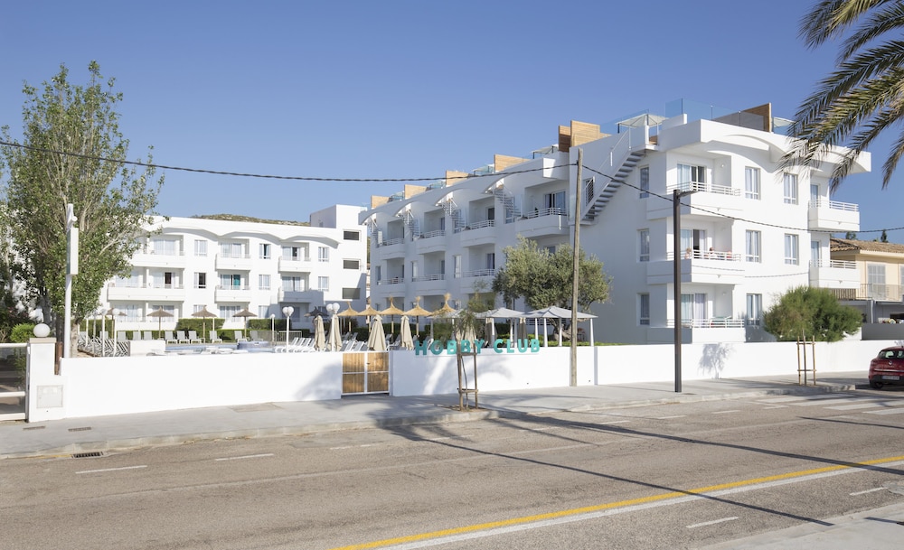 Cabot Hobby Club Apartments 43/63