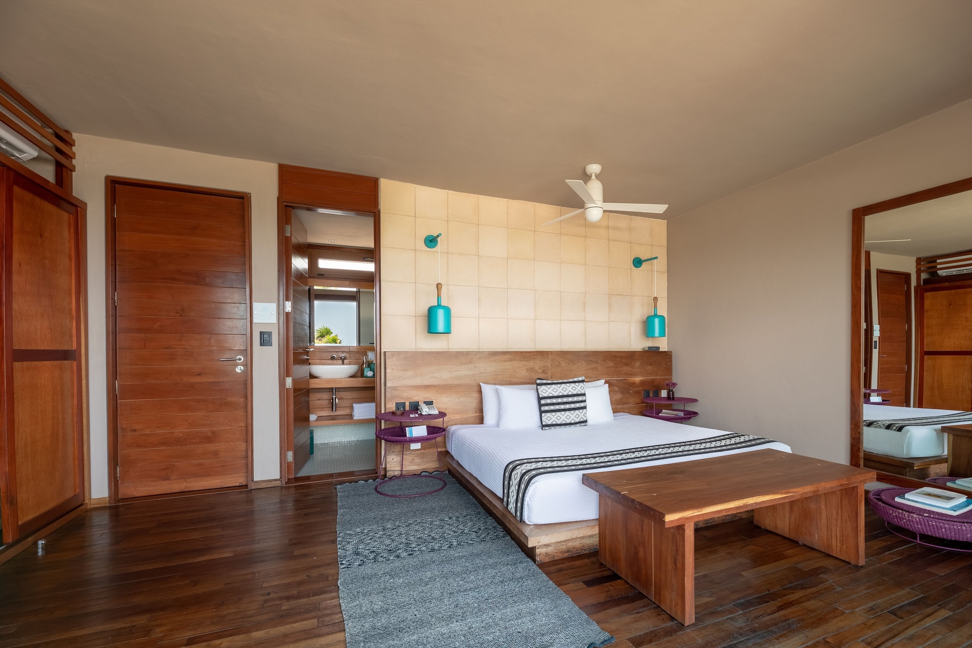 Room, Sea View